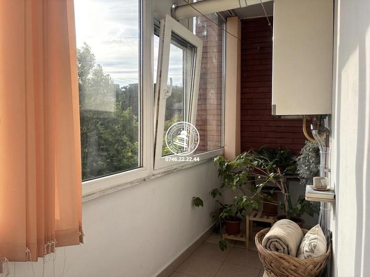 Apartament 3 camere decomandat Centru -Tg Cucu
