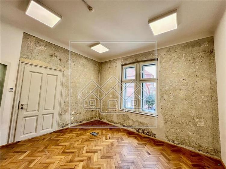 Spatiu de inchiriat in zona centrala - Complet renovat