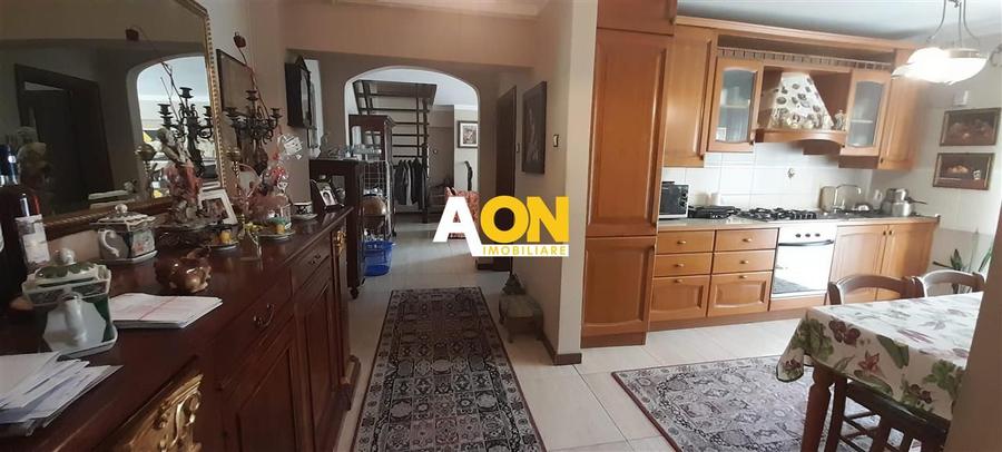 Apartament 3 camere cu scara interioara zona ultracentrala
