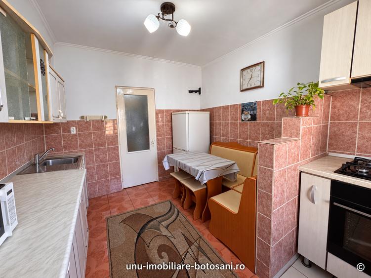 APARTAMENT 4 CAMERE - ETAJ 4 CU ȘARPANTĂ- ÎMPĂRATUL TRAIAN , LOC de PARCARE