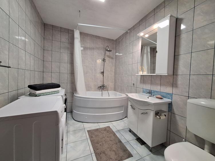 Apartament cu 3 camere, 58 mp, zona Florilor