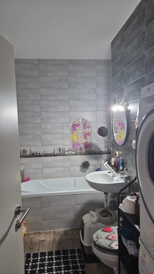 Apartament 2 camere cu parcare si boxa Maurer Tractorul Comision 0%