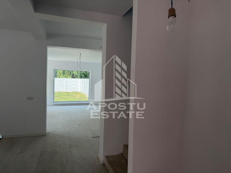 Duplex de vanzare cu 4 camere si 2 bai ,Ghiroda