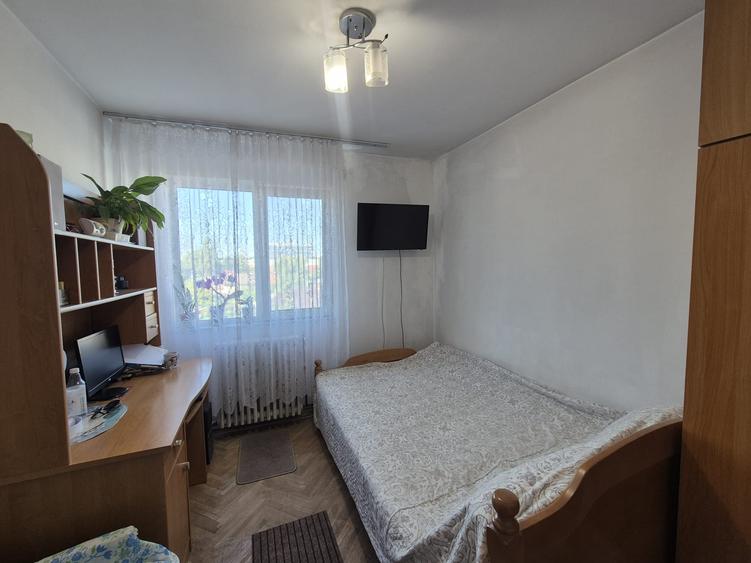 Apartament 2 camere decomandat  etaj intermediar Bld  N. Iorga