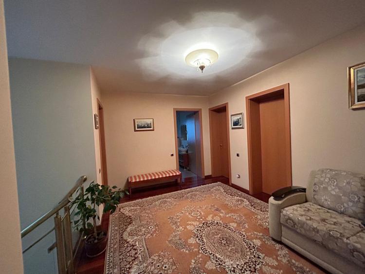 Casa individuala, 6 camere, 300 mp, 1100 mp teren, Prof Ioan Rus