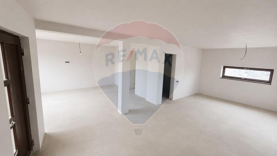 Casă / Vilă cu 4 camere de vânzare