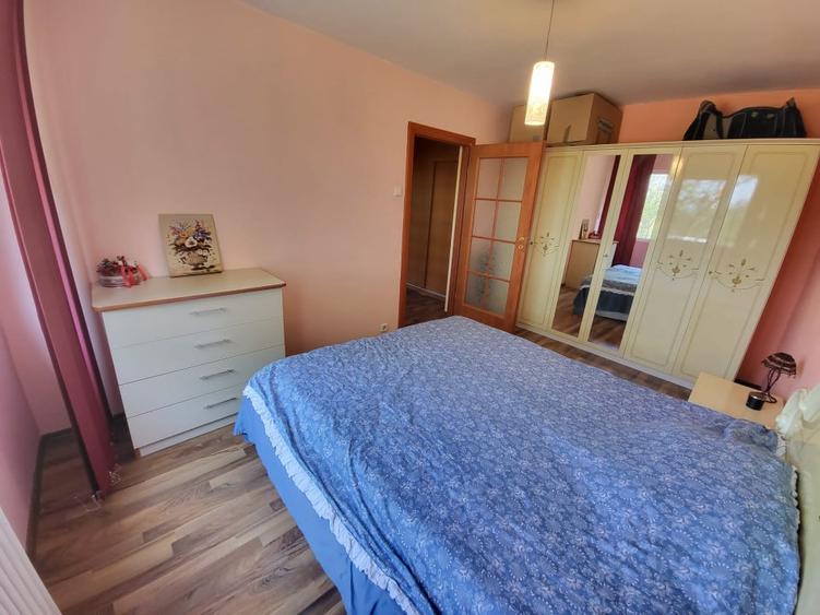 Apartament cu 2 camere - Zona Podu Ros