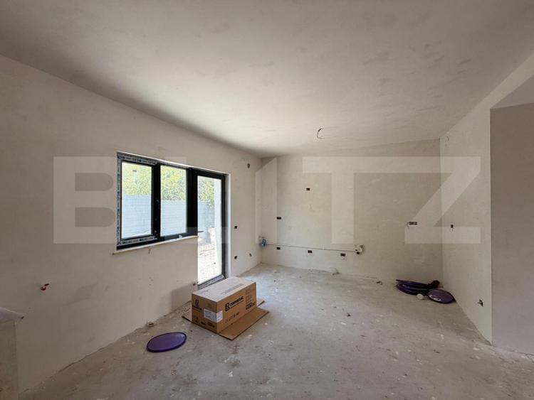 Triplex nou, 107.40 mp, teren 306 mp, zona Calea Severinului - Ambasador