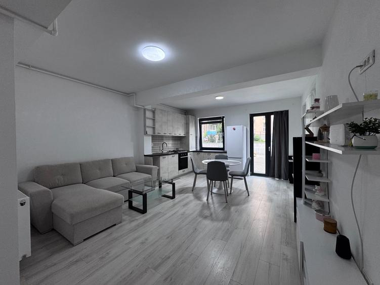 Platinum Residence, zona Mall Coresi, apartament cu doua camere de inchiriat