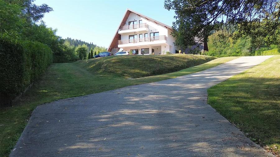 CASĂ DE VACANȚĂ DE VÂNZARE ÎN BUCOVINA | MĂLINI HE