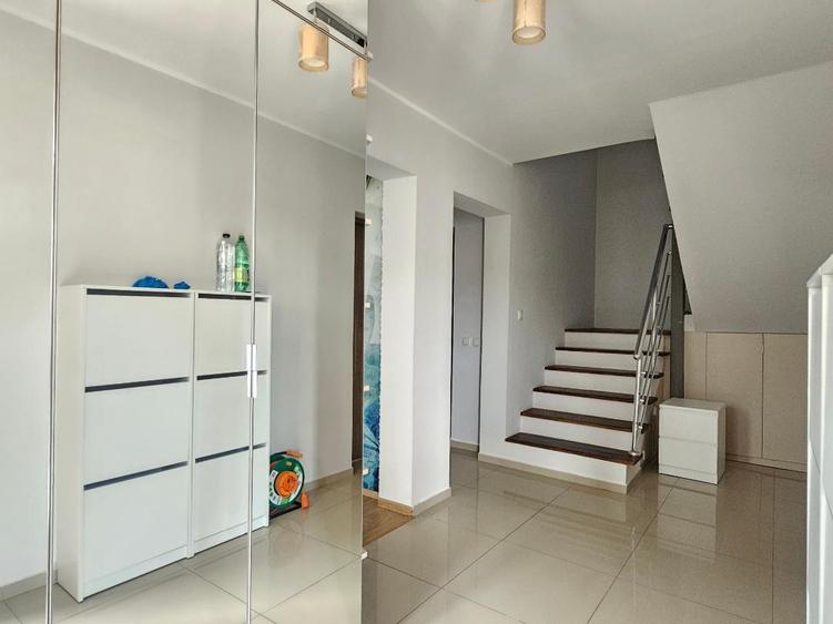 Chitila - Ilfov - Casa 5 camere, 2 bai, 2 terase, teren 375 mp