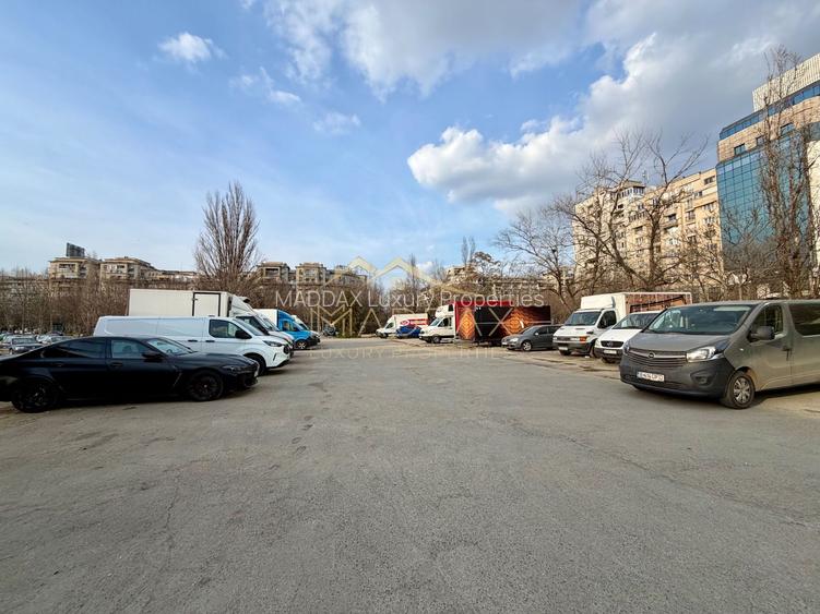 Spatiu Comercial  *731mp* / VAD stradal 31m / 19 locuri de parcare // Unirii - 38