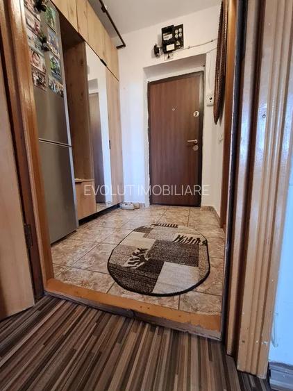 Garsoniera semideomandat-zona far - 4