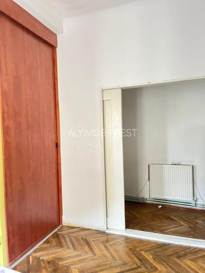 VANZARE 2 CAM ACADEMIEI- UNIVERSITATE - 7