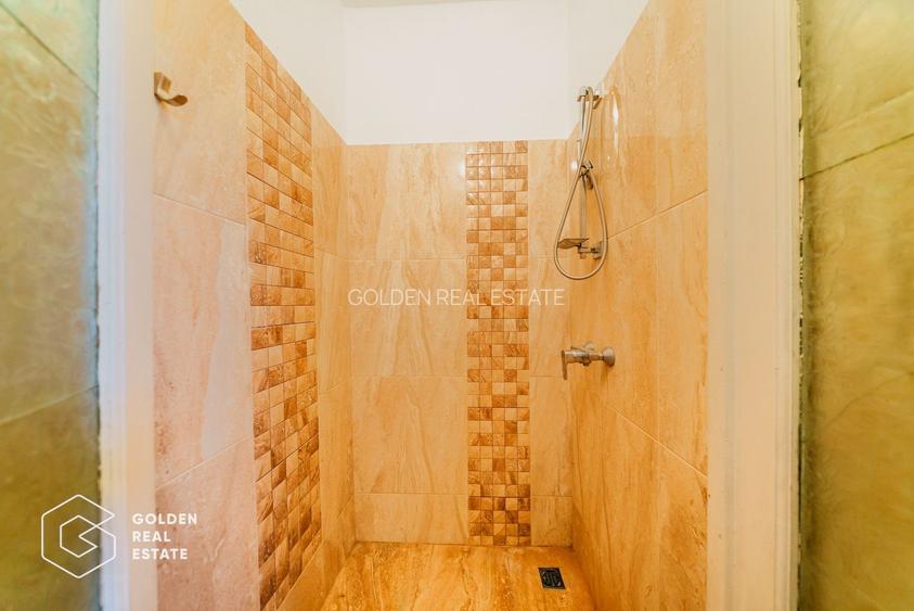 Vila superba, P+E,  Cuvin, 9 camere, 200 mp si teren 1300 mp plus anexa 3 camere - 26