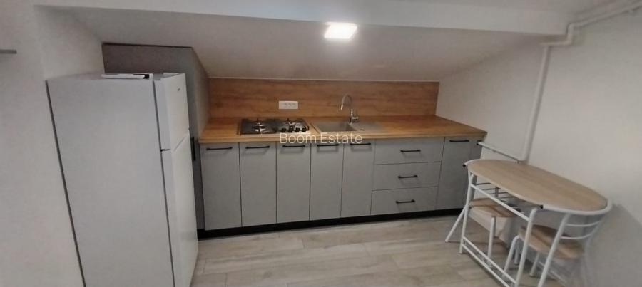 BLOC CU LIFT, MANSARDA DE INCHIRIAT, PARCARE INCLUSA - 3