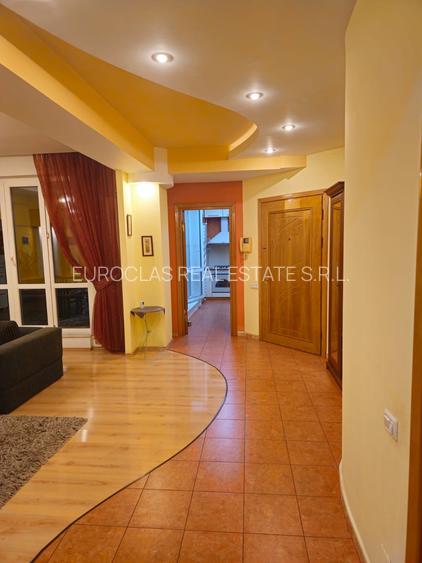 Apartament 3 camere - Ultracentral - zona Peninsula - 1.100 euro/luna (Cod E2) - 4