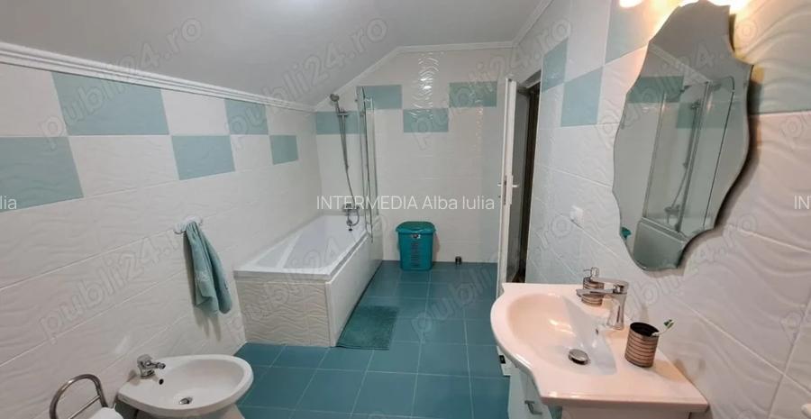 Casă de vânzare D+P+M în Alba Iulia, CETATE Schit cu 2 Garaje si 550 mp. Teren - 6