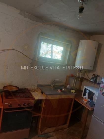 Casa de renovat cu teren 2570 mp in loc. Teiu jud. Arges - 10