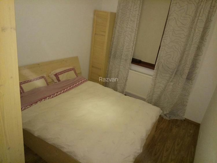 Vand apartament 3 camere Damaroaia Jiului zona linistita - 12