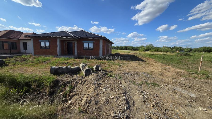 Casa in rosu - Paulesti, str. Andrei Muresanu - 5