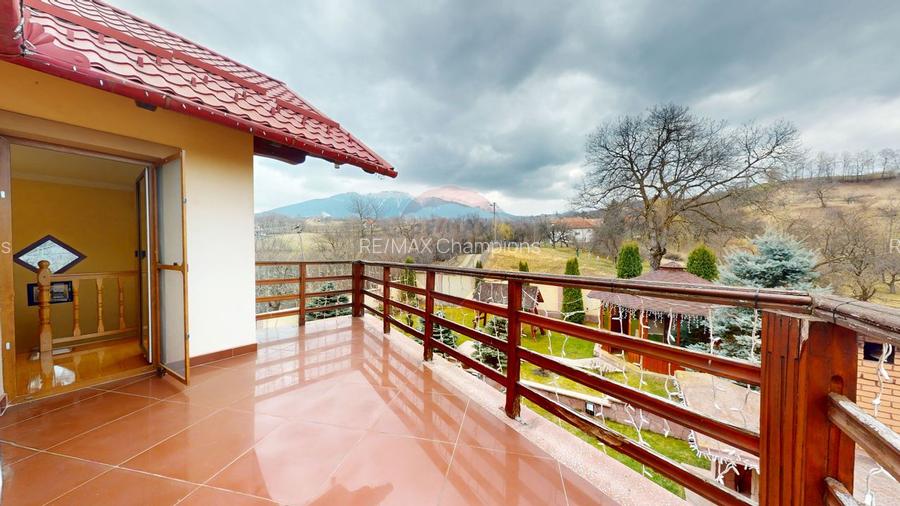 Casă de vânzare Bran Sohodol teren  intravilan 10.331 mp două locuințe - 25