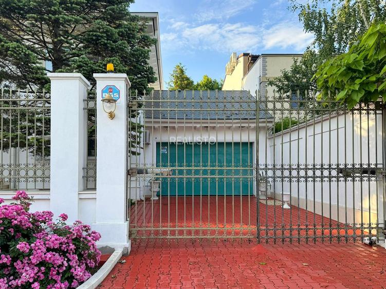 PROPRIETATE CU ENERGIE PURA |  Sanctuarul Eleganței și Rafinamentului - 44