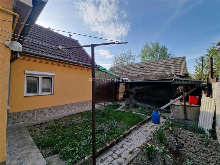 Casa cu 2 camere+living, renovata complet, in Episcopia Bihor - 19