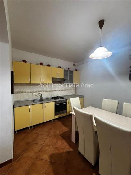 Inchiriez apartament 3 camere la casa, cartier Gai Arad - 12