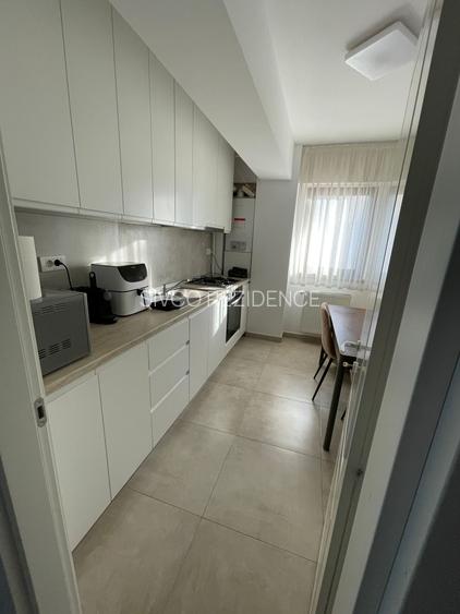 3 CD  mobilat si utilat Soseaua Voinesti  cu loc de parcare inclus - 2