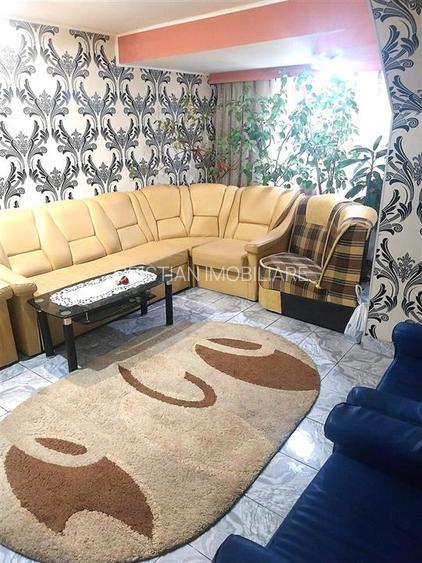 CASA 4 camere, Constructie 2015 din caramida si boltari , zona Centrala, Teren - - 2