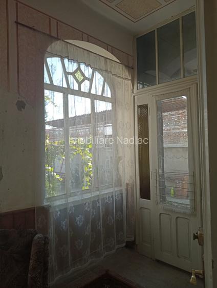 CASA BOIEREASCA pe colt  in Nadlac, Independentei colt cu M. Eminescu - 8