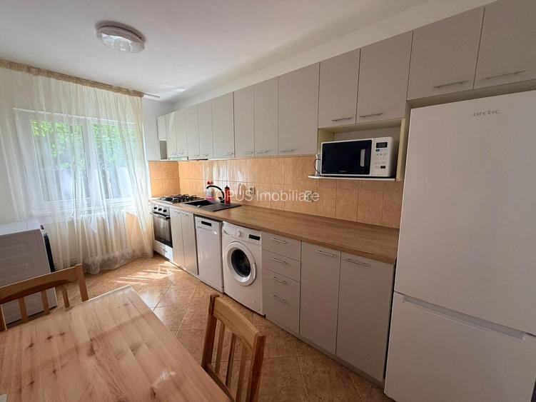 Apartament 3 camere, zona BIG - 5
