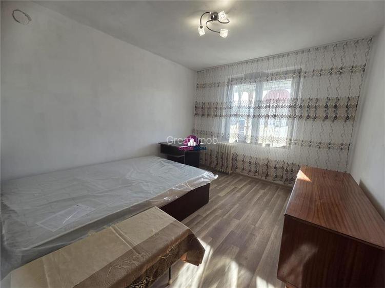 Inchiriere 1 camera dintr-un apartament cu 3 camere. - 4