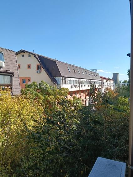 Apartament luminos, cu incaperi generoase si spatii de depozitare. - 9