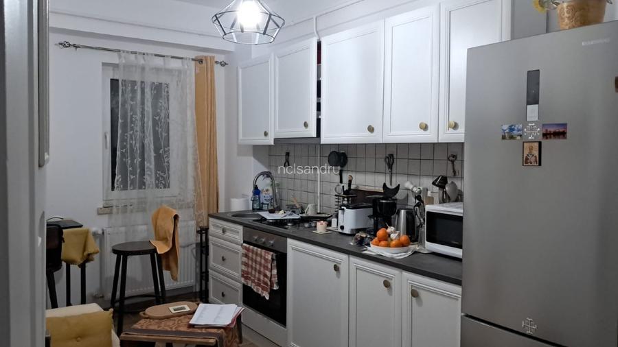 Unic proprietar vand Studio cochet renovat si mobilat in stil unic minimalist .. - 9