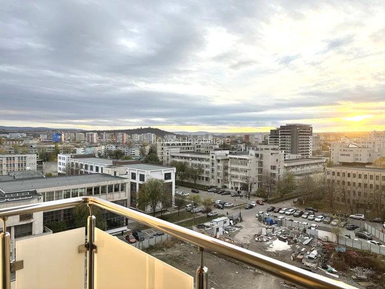 Centru Civic- apartament 3 camere  - 8