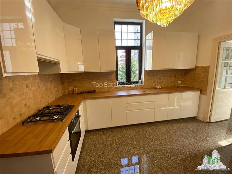 Apartament de vanzare cu 5 camere, imobil consolidat - 14