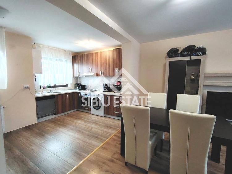 Casa de inchiriat Sibiu, 4 camere 2 bai - 15