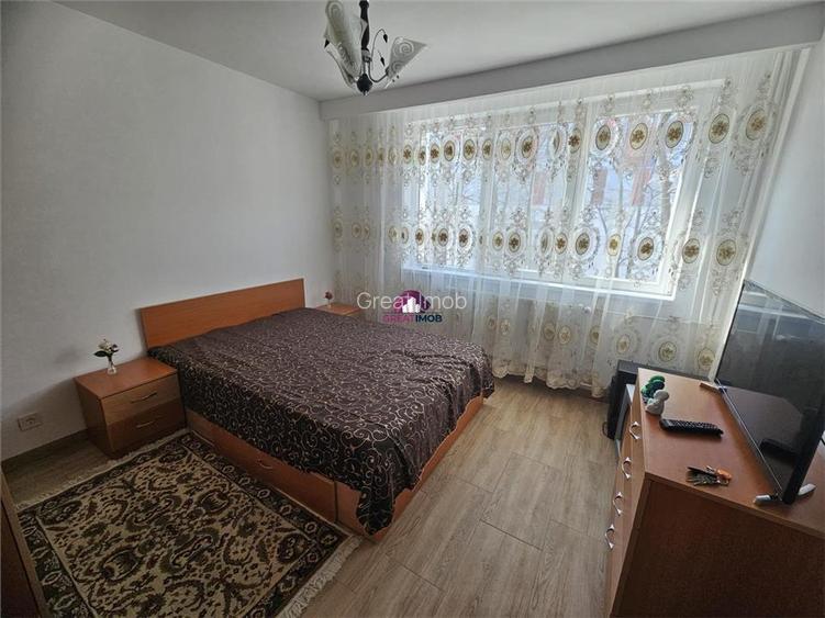 Inchiriere 1 camera dintr-un apartament cu 3 camere. - 2