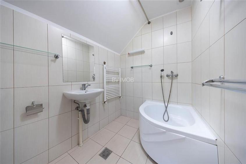 Vanzare Pensiune 11 camere Mamaia Nord langa plaja - 35