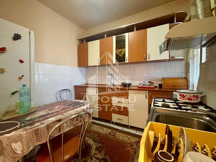 Apartament decomandat, 2 camere curte comuna - Zona Piata Sarbeasca - 6