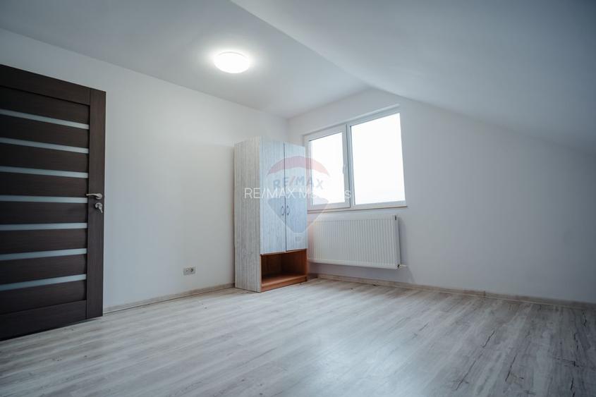 Apartament cu 3 camere de vânzare în zona Burdujeni - 9