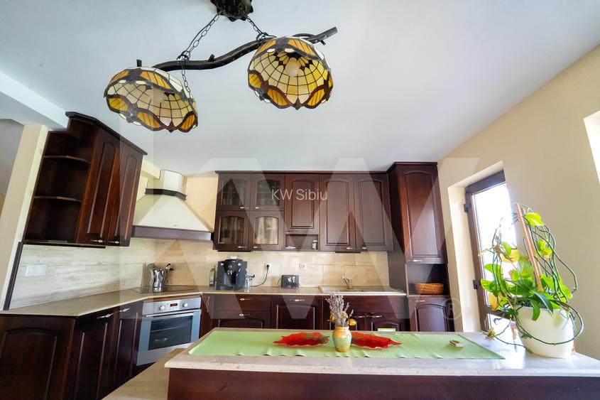 Vila exclusivista cu piscina si panorama de vis Cisnadioara - 5