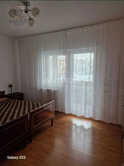 Apartament 3 camere - DECOMANDAT - zona RAHOVA  - 2