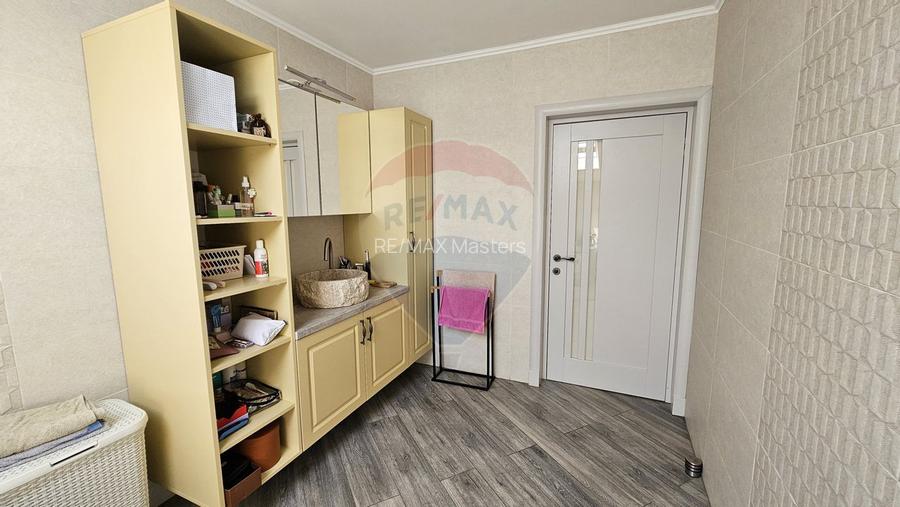 Casă / Vilă cu 7 camere si teren 1000 mp în zona Centrala-Suceava - 44