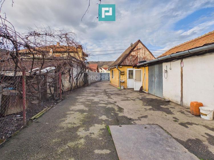 Ieftin-Casă 70mp + Hală 100mp, Str. Navigatorilor - 13