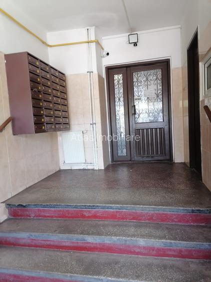 2 camere intersectia Nasaud cu Viilor etaj 1 - 5