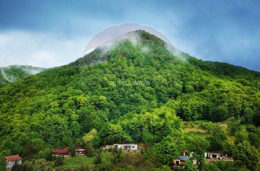 Complex turistic de vanzare in Slanic Moldova - 12