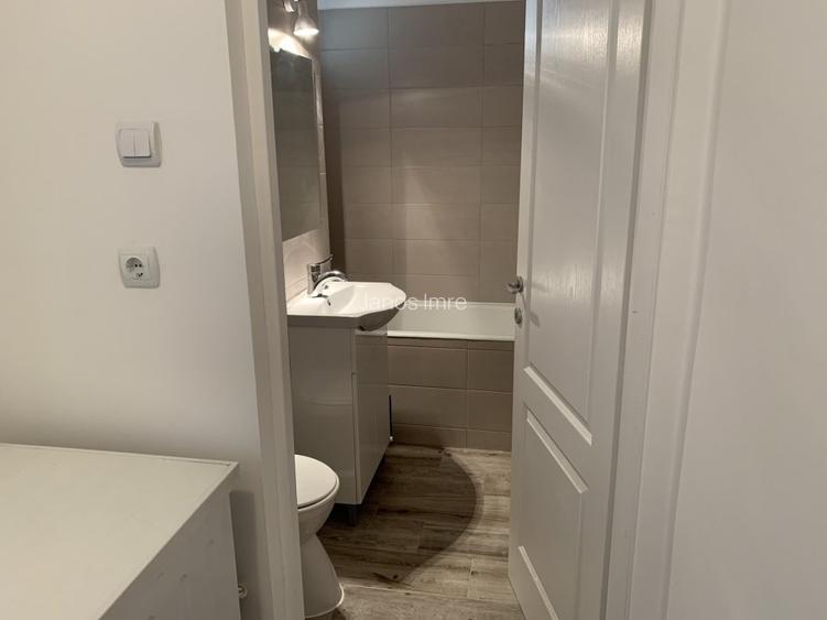 Apartament cu 2 camere, Zona Centrala - 4